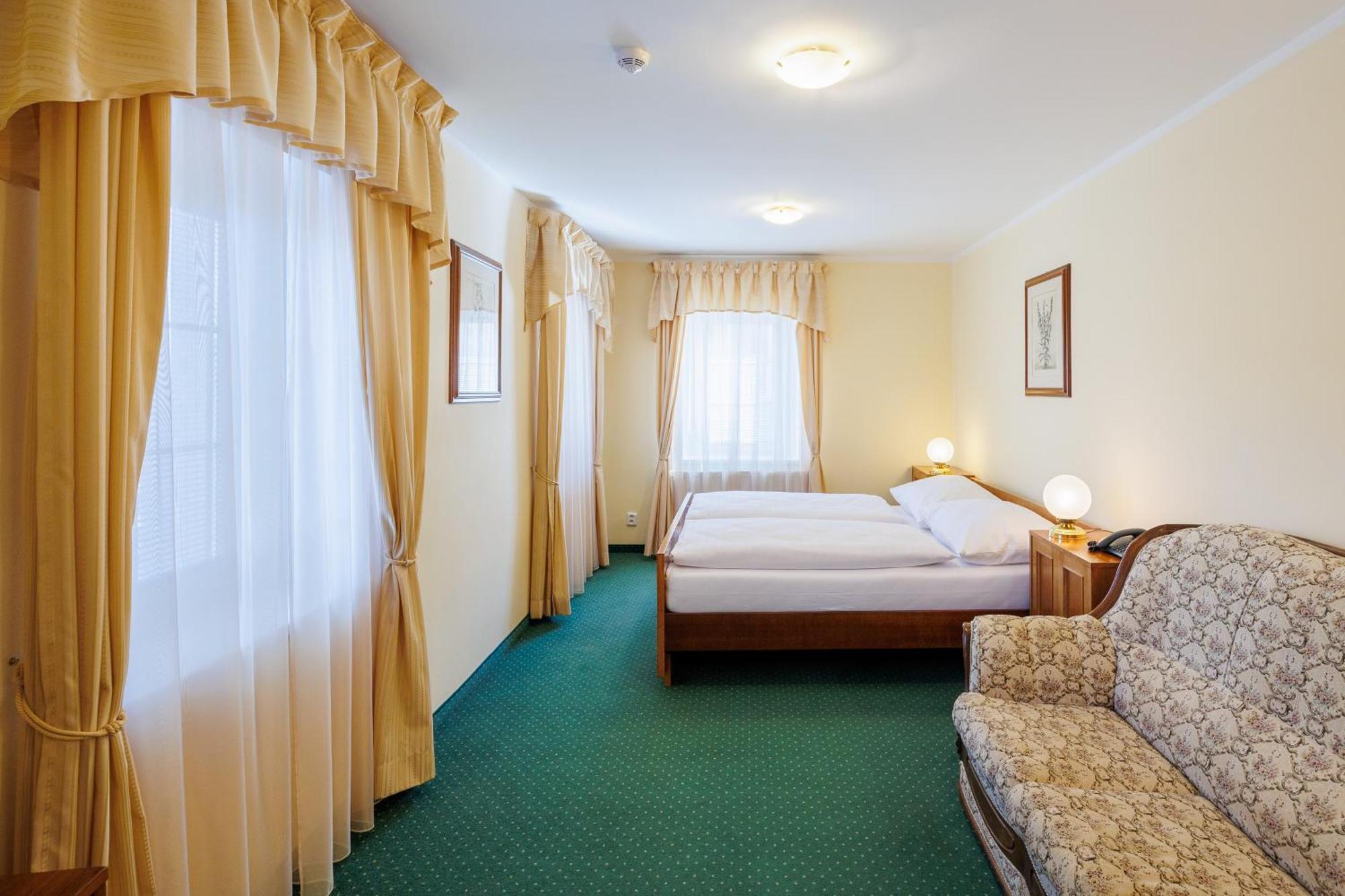 Hotel U Zamecku Cihelny Karlovy Vary Extérieur photo